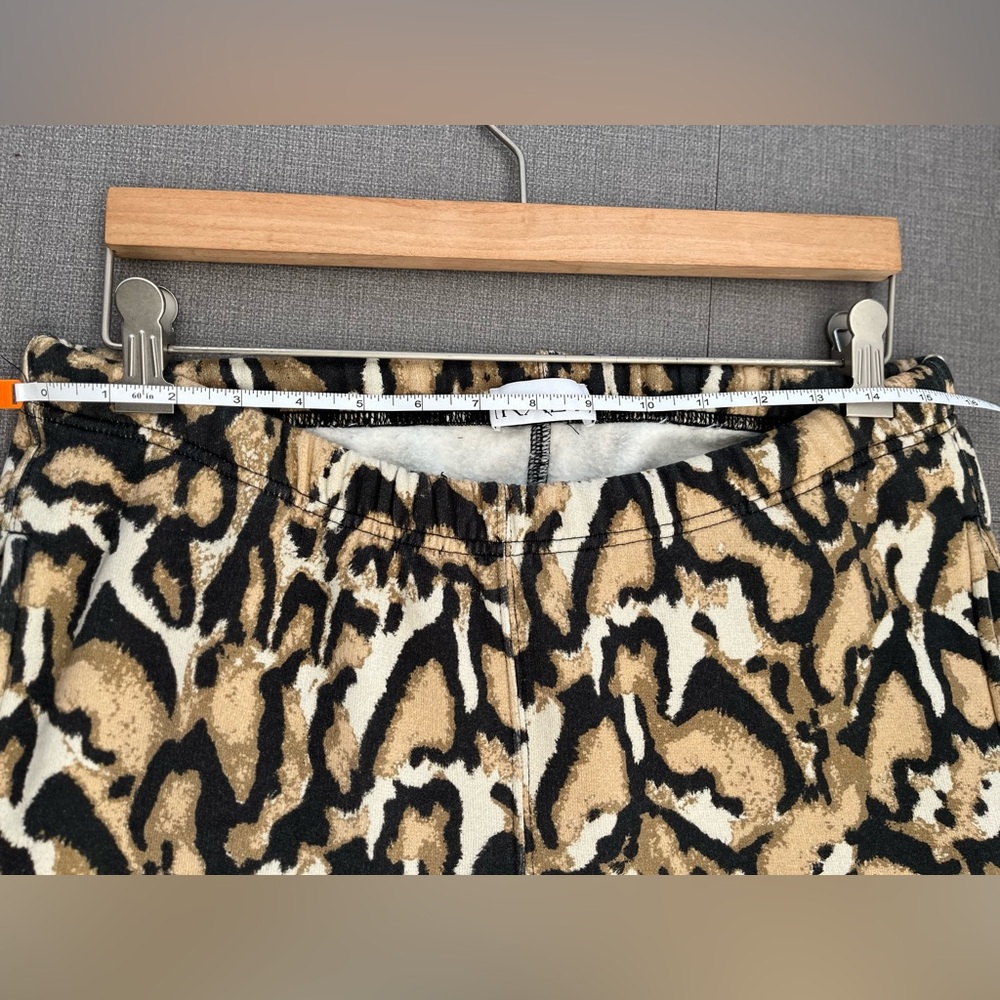 Raey Leopard Print Cropped Sweatpants - Picture 8 of 14